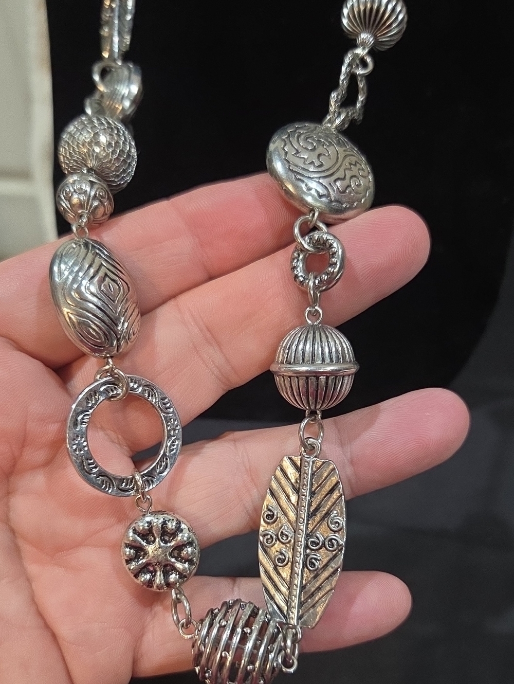 CHICO'S STATEMENT NECKLACE - Picture 2 of 3